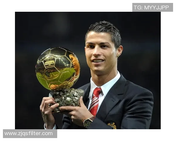 中锋足球明星盘点：那些在绿茵场上闪耀的顶级前锋球员